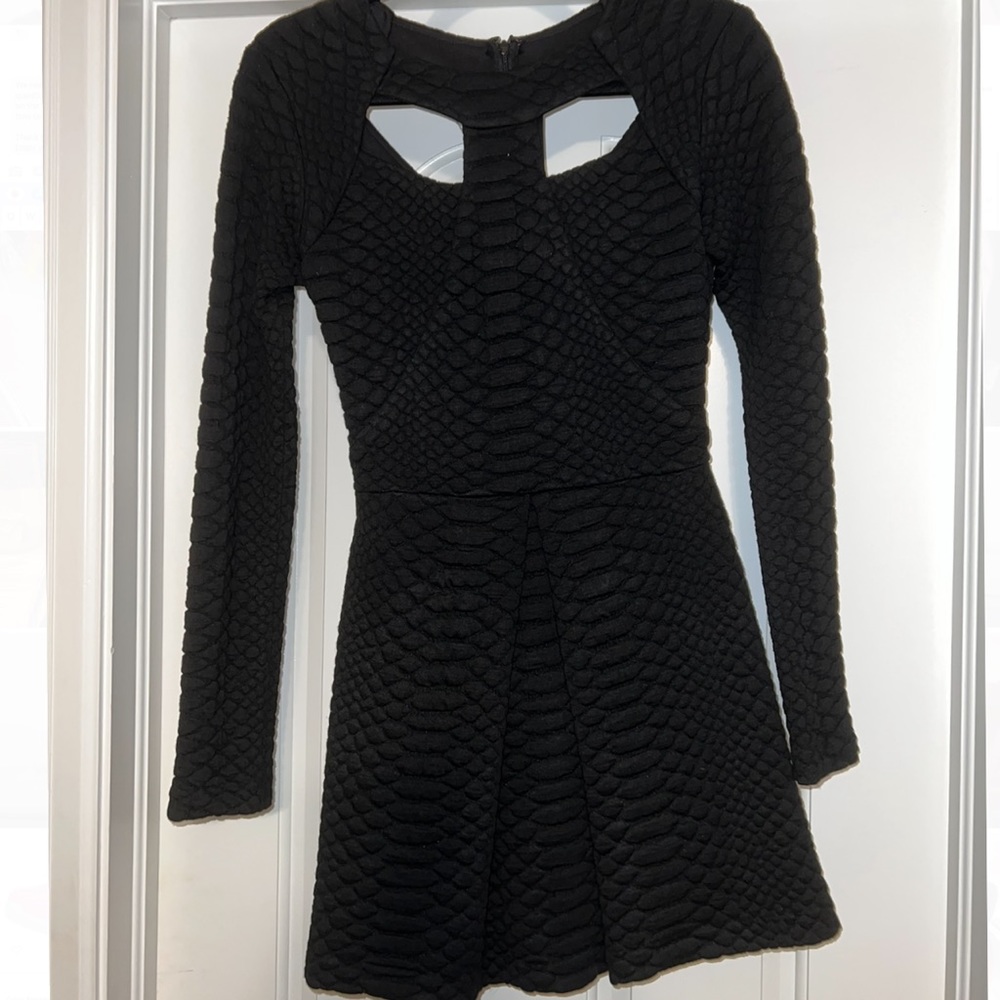 Alexis, size small, alligator print, black